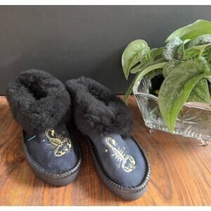 Sheepers Zodiac Scorpio Navy 100% Sheepskin Wool Slippers Size 7